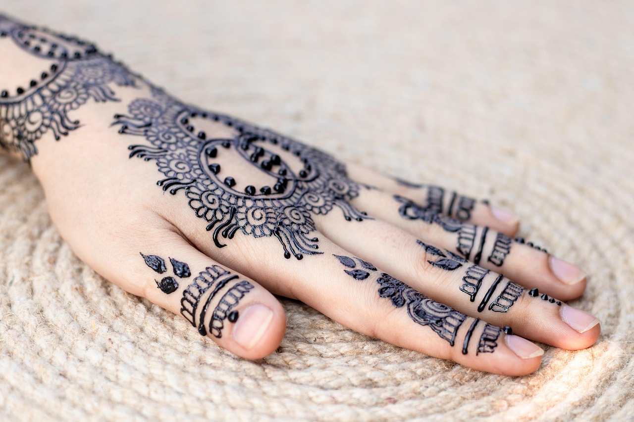 3. Tips for the Perfect Dubai Mehndi Back Hand Design