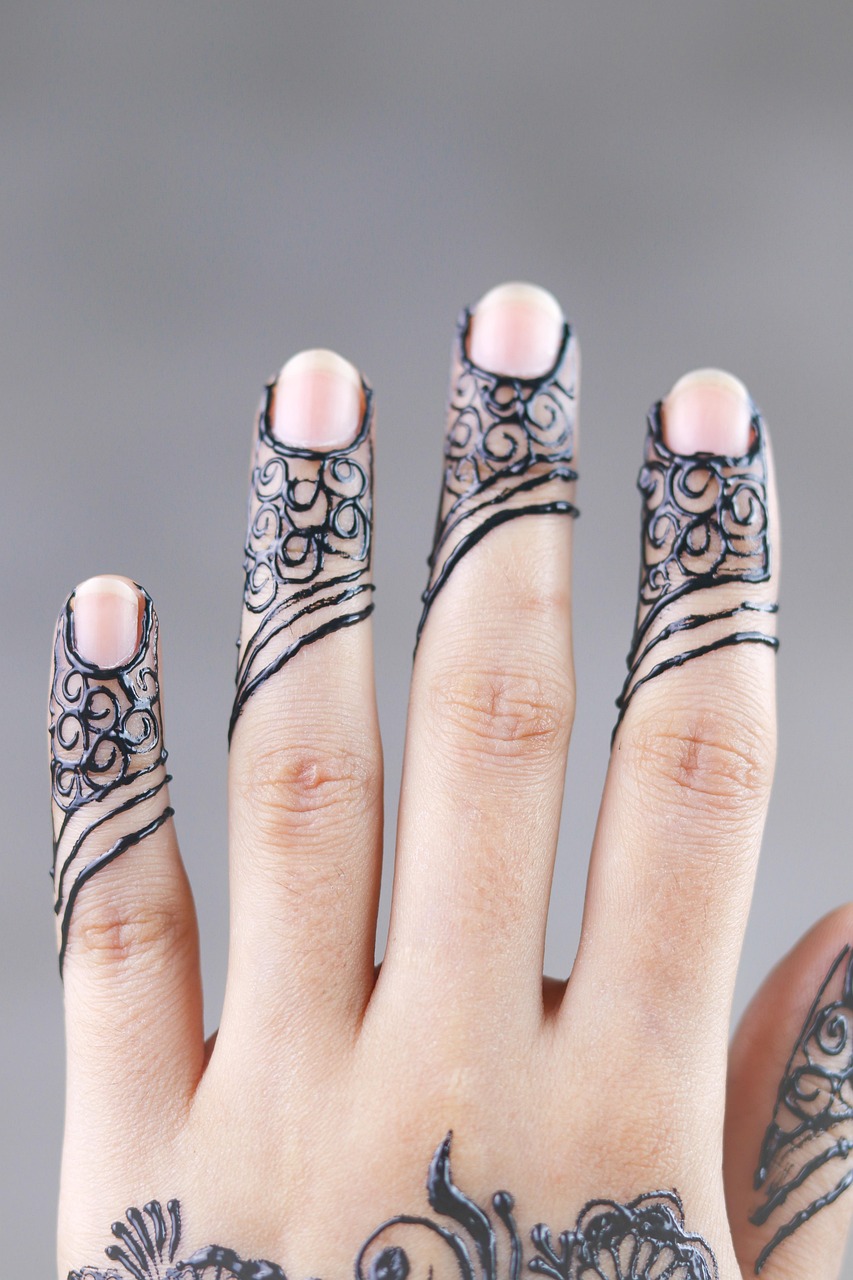 How to Create Unique Front Simple Mehndi Designs