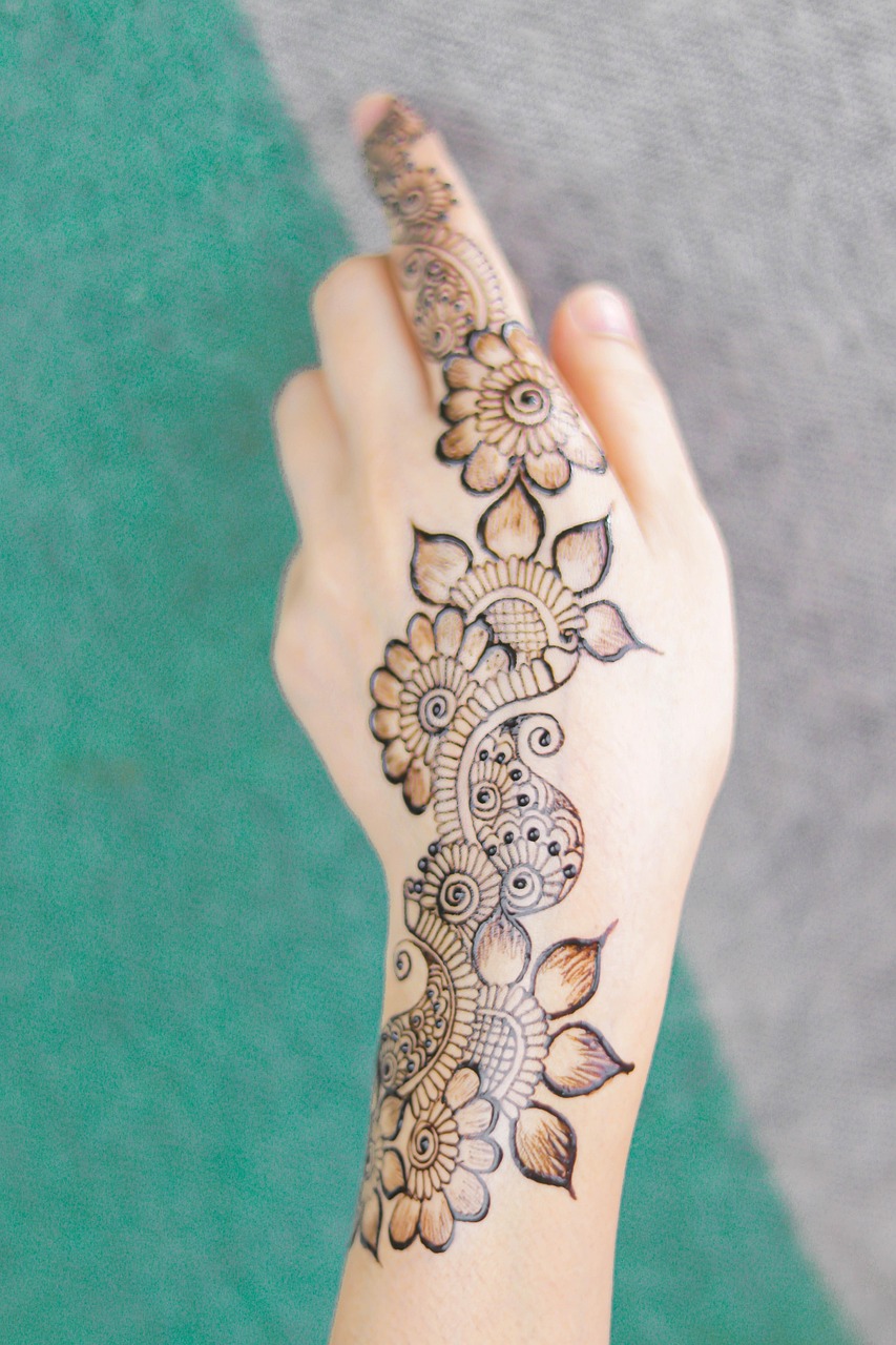 Key Aspect of Arabic Circle Mehndi Design