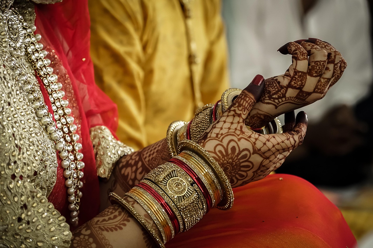 Different Variations in Traditional Mehndi Designs