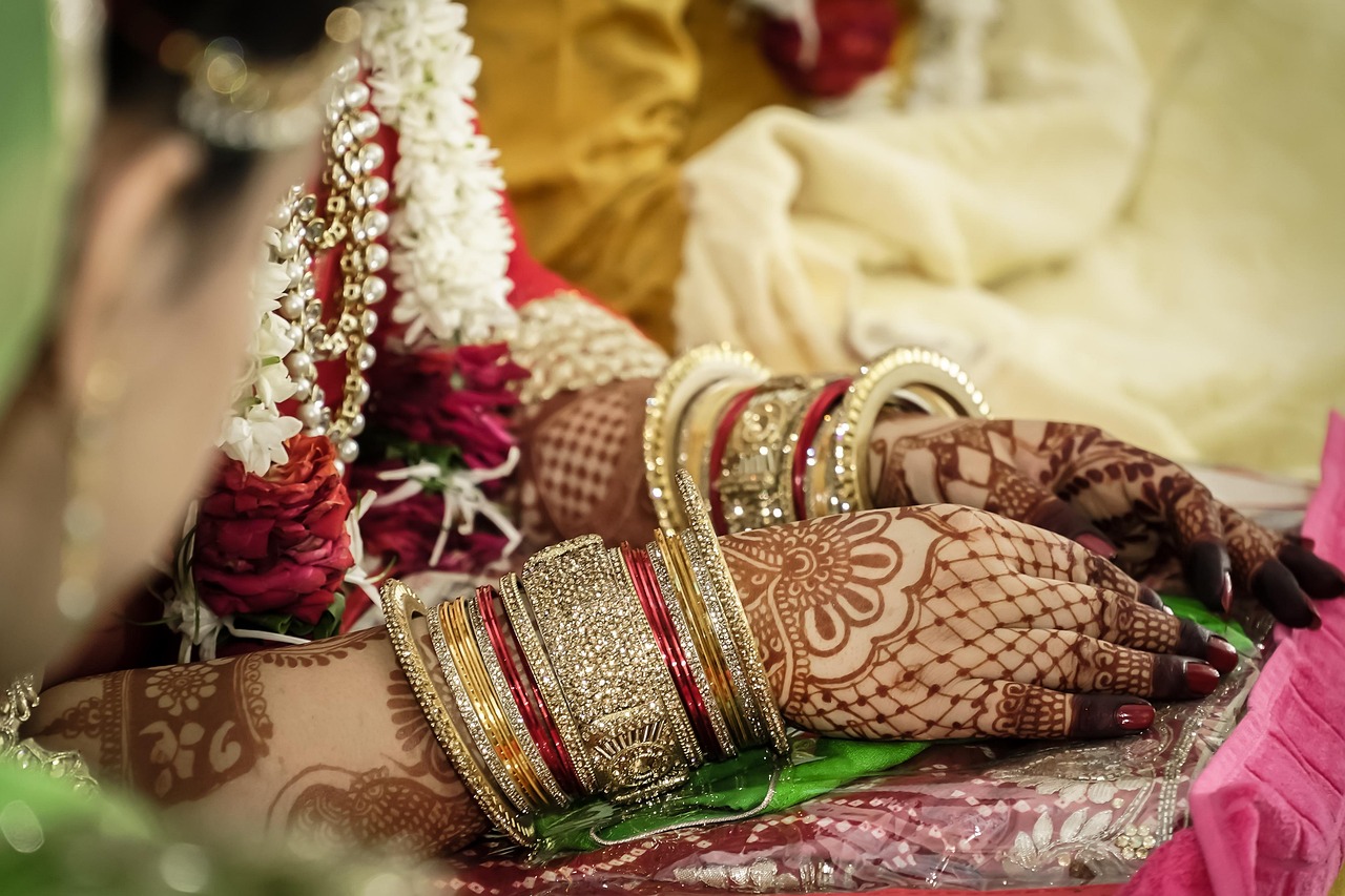 Matching Mehndi with Outfit and Ceremony