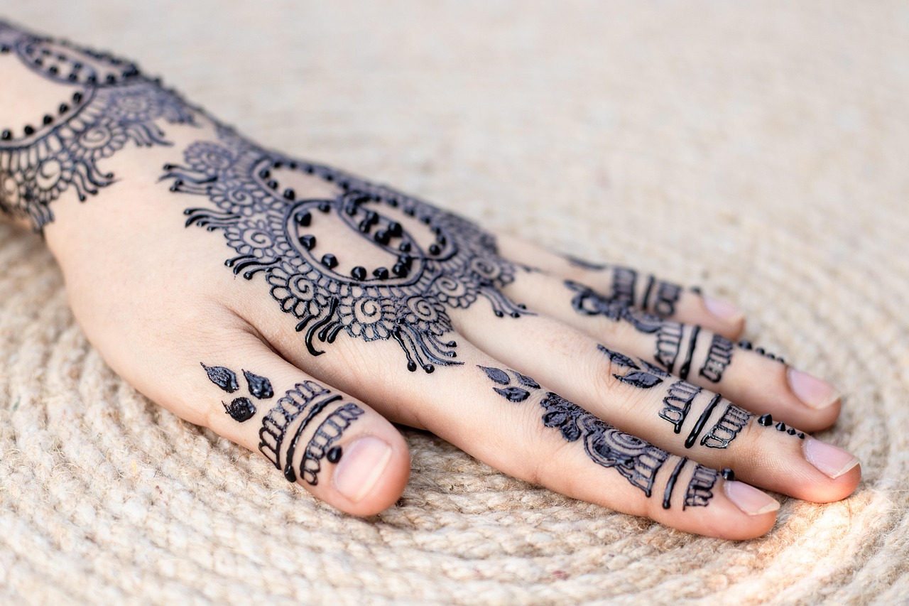 Unique Elements That Define Dholak Shehnai Mehndi Design